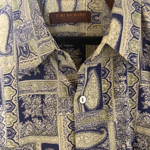 Tori Richard Other - Tori Richard Honolulu 100% Cotton Paisley Short Sleeve. Turin Down Camp Shirt